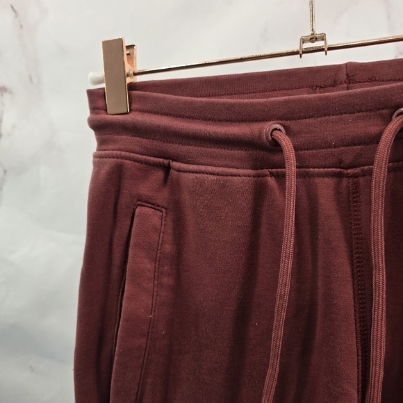 Alphalete Joggers Womens Small Red Drawstring Skinny Warm Up Gym Pants - Picture 2 of 9